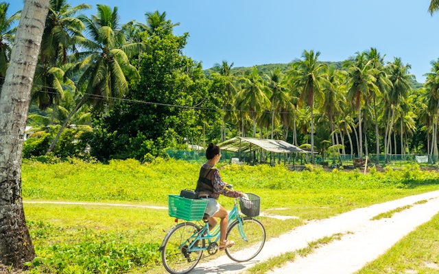 La Digue by boat and bike from Mahé and Praslin